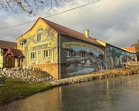 Zlaty Lev Wellness Club * Puclice