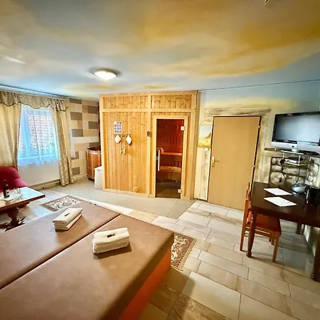 Zlaty Lev Wellness Club Курортный комплекс Puclice